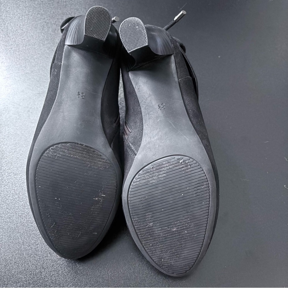 Coach and Four Black Suede Cuffed Ankle Booties with Bow 3 inch heel size 8.5 - Picture 7 of 7